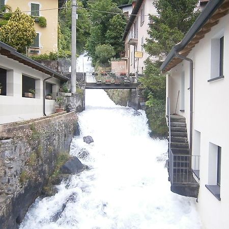 Casa In Riva Al Lago วาเรนนา ภายนอก รูปภาพ