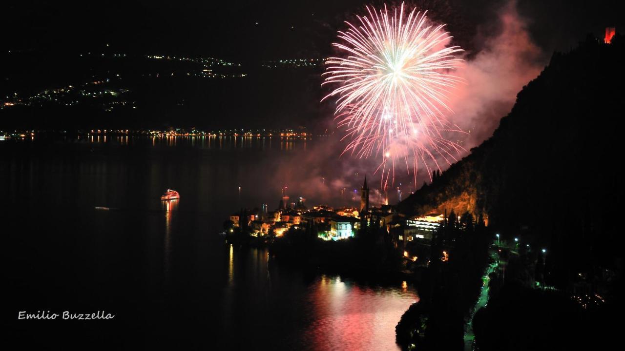 Casa In Riva Al Lago วาเรนนา ภายนอก รูปภาพ
