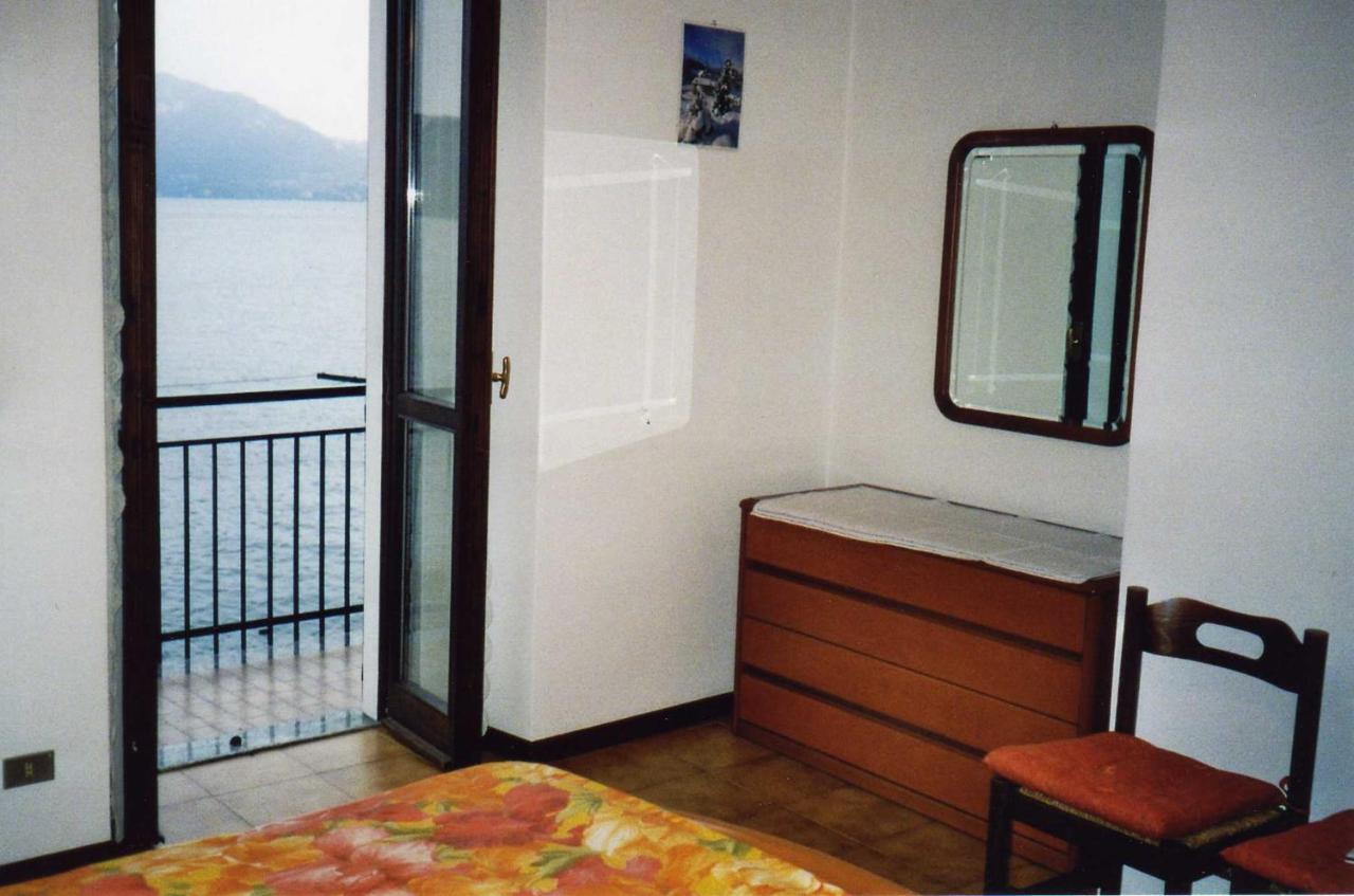 Casa In Riva Al Lago วาเรนนา ภายนอก รูปภาพ