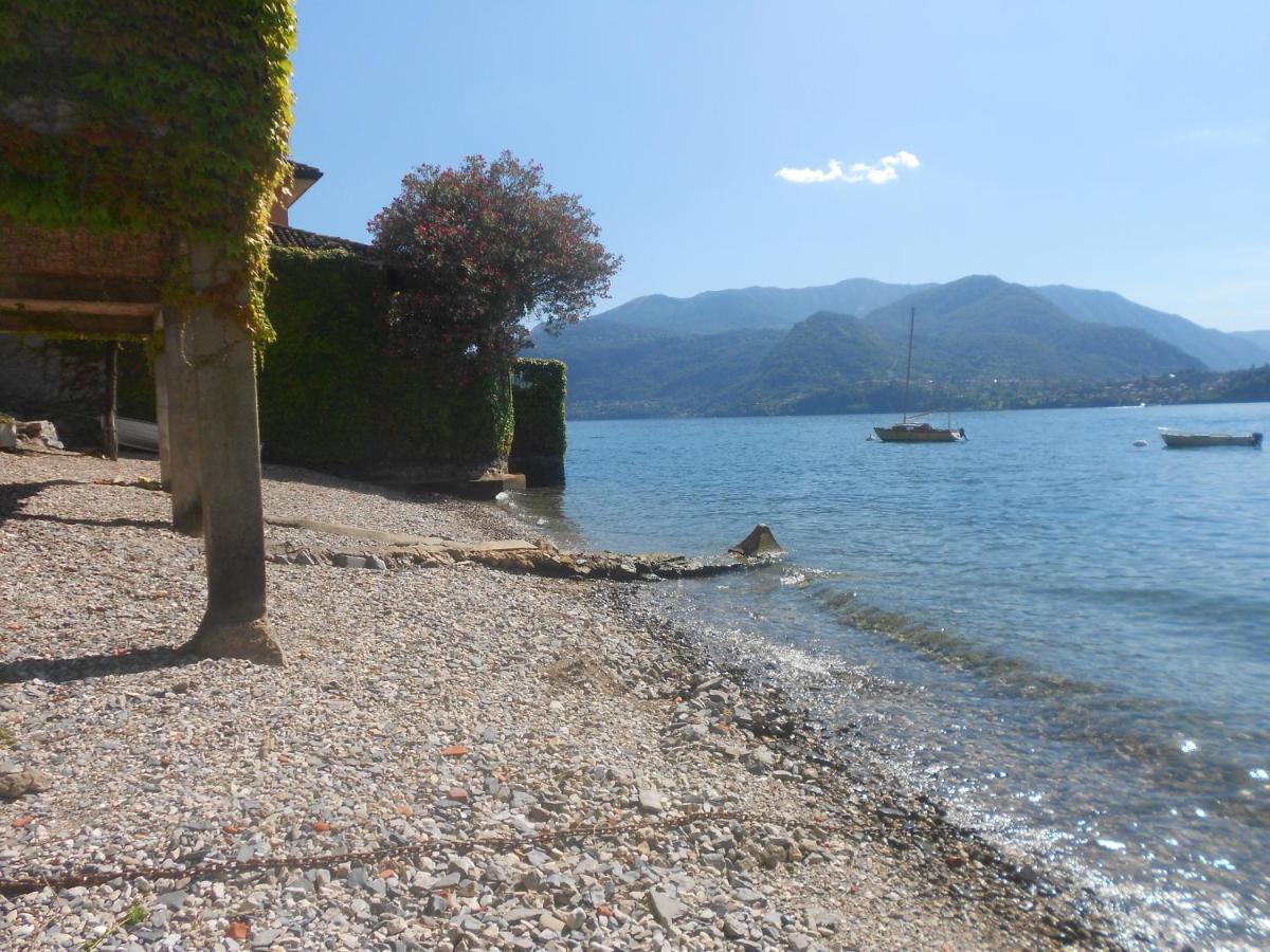 Casa In Riva Al Lago วาเรนนา ภายนอก รูปภาพ