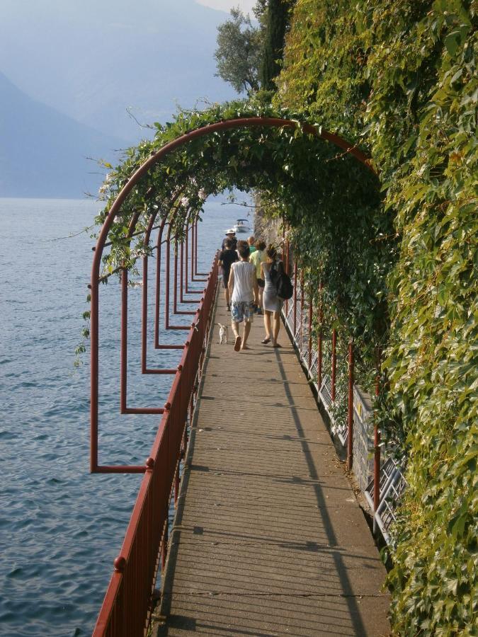 Casa In Riva Al Lago วาเรนนา ภายนอก รูปภาพ