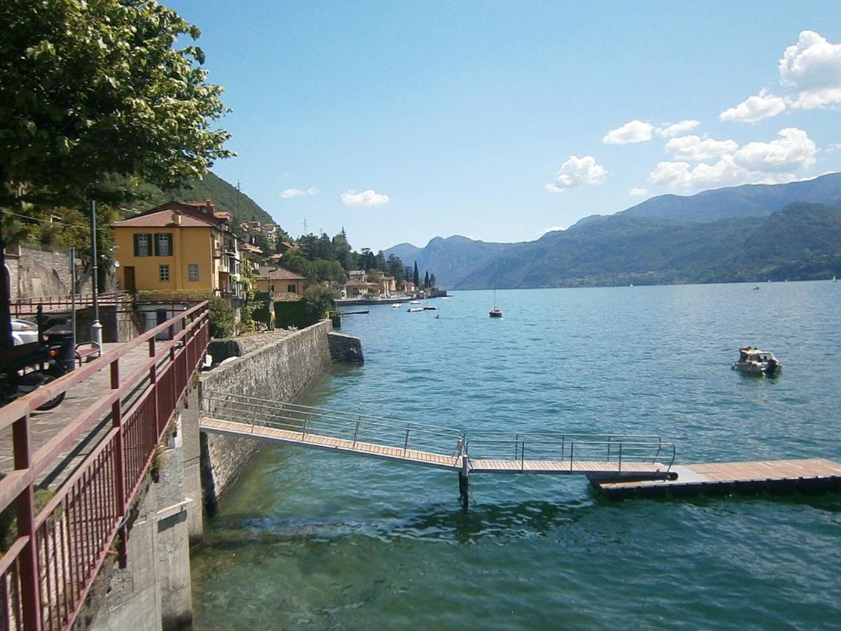 Casa In Riva Al Lago วาเรนนา ภายนอก รูปภาพ